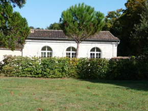 Gîte paisible avec jardins privatifs à Cognac, proche des sentiers de randonnée, animaux acceptés - FR-1-653-178